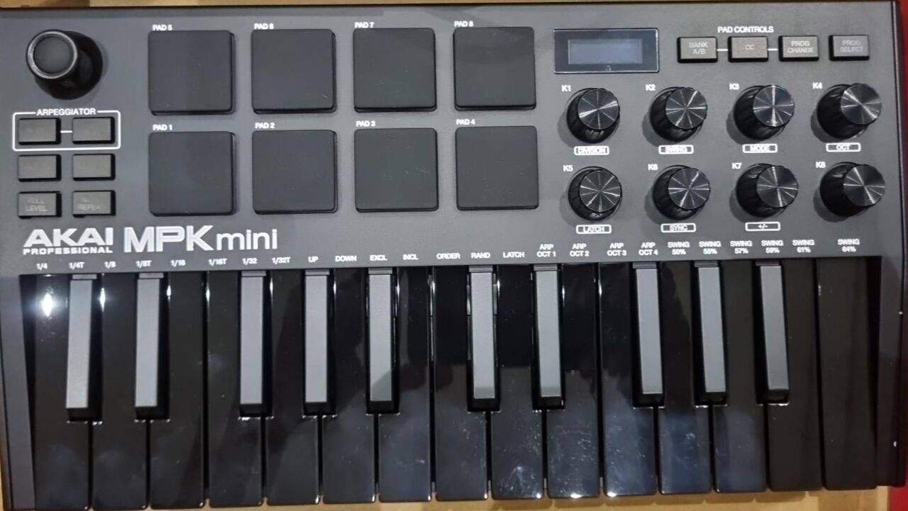 Khobar, Musical Instruments, SAR 575,  MPK Midi Controller-special Edition Black