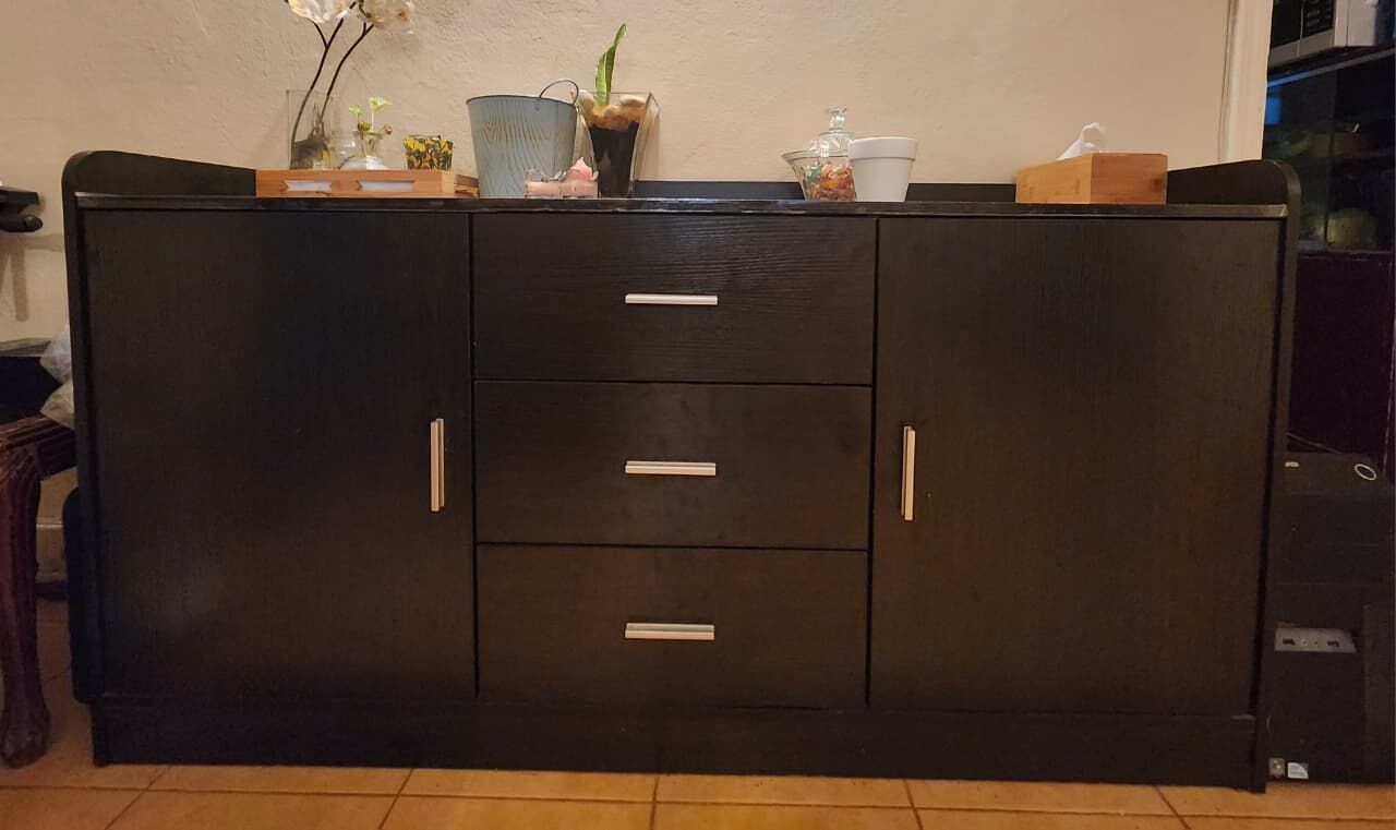 Al Aziziyah, Furniture, SAR 1400,  Dining Table & Sideboard