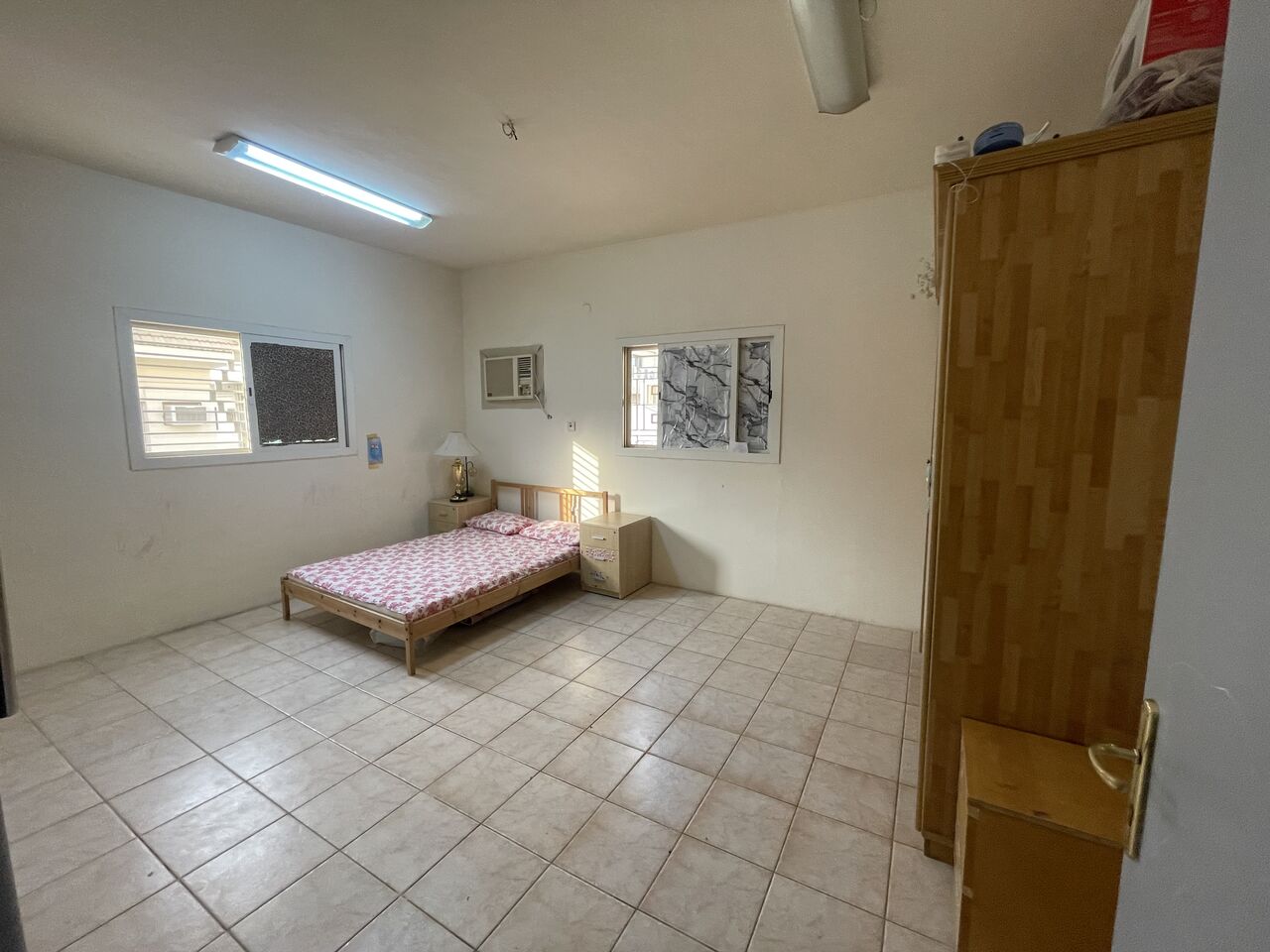 Olaya, Rooms for Rent, SAR 1500/month,  Furnished,  SAR 1600/month, Big Furnished Room, Al-Olaya-Riyadh (Include Electricity & Water)