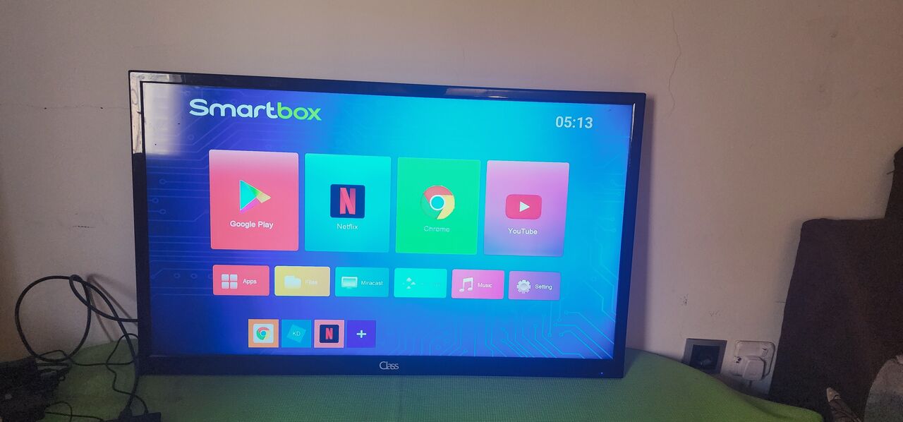 Riyadh, Electronics, SAR 299,  Class LED TV + Wall Mount Bracket
