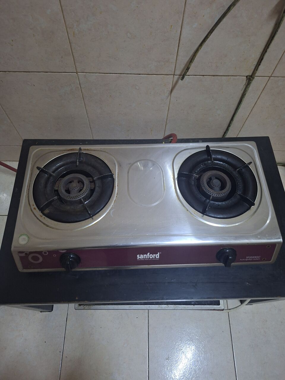 Jidhafs, Household Items, BHD 30,  Bahrain Gas For Sale Medium With Full Set