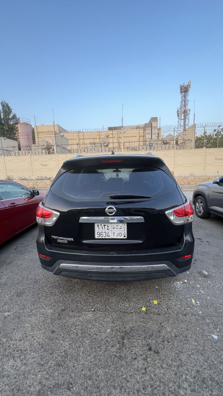 Jeddah, Vehicles, Cars & Trucks , SAR 23500,  Nissan Pathfinder,  2016,  Automatic,  257000 KM,    S Urgent Sale