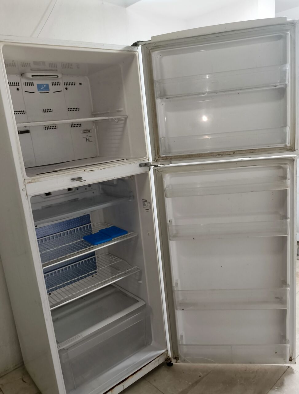 Al Mazruiyah, Appliances, SAR 550,  HITACHI Refrigerator 474 L