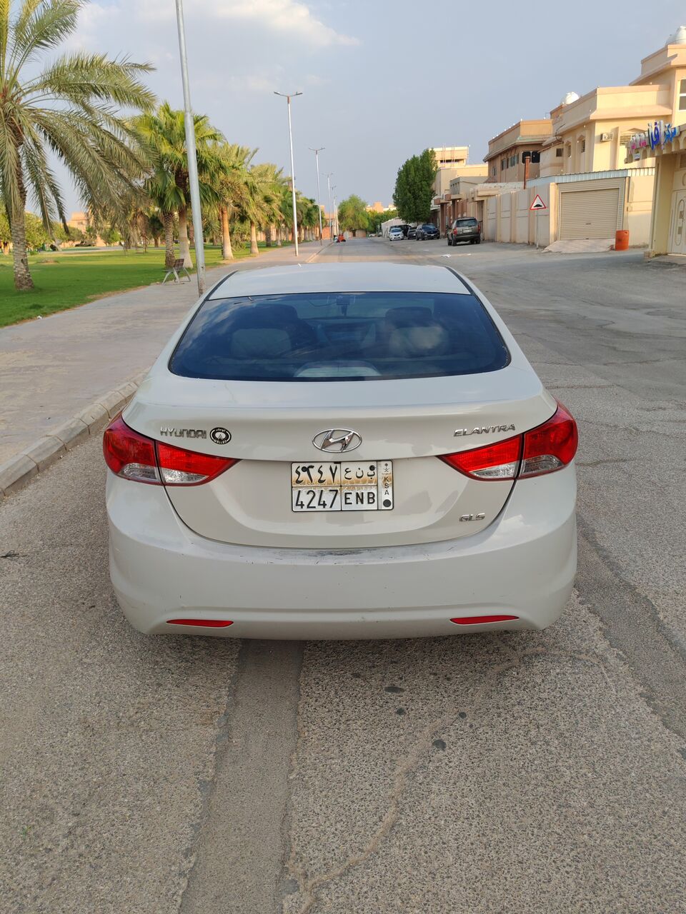 Buraidah, Vehicles, Cars & Trucks , SAR 18500,  Hyundai Elentra,  2013,  Automatic,  384449 KM,   GLS