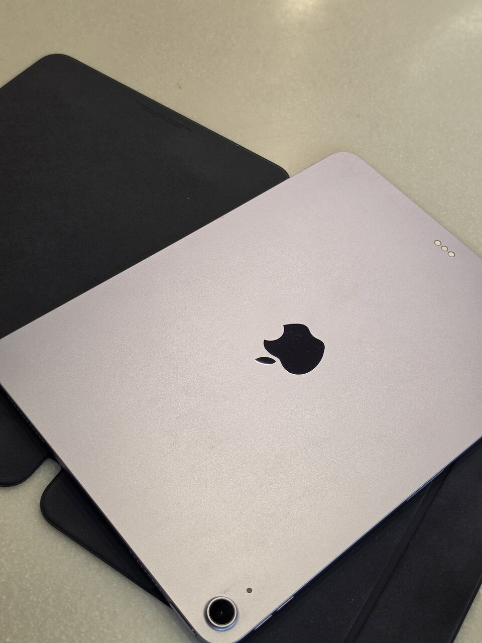 Dammam, Mobile Phones, SAR 2200,  IPad Air M4