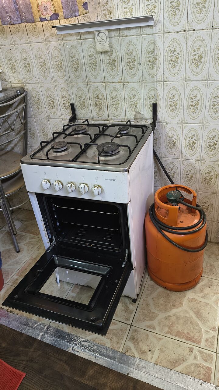 Al Sharafeyah, Household Items, SAR 599,  Urgent Sale..Nikai 4-Burner Gas Cooking Range With Oven And Grill Capabilities