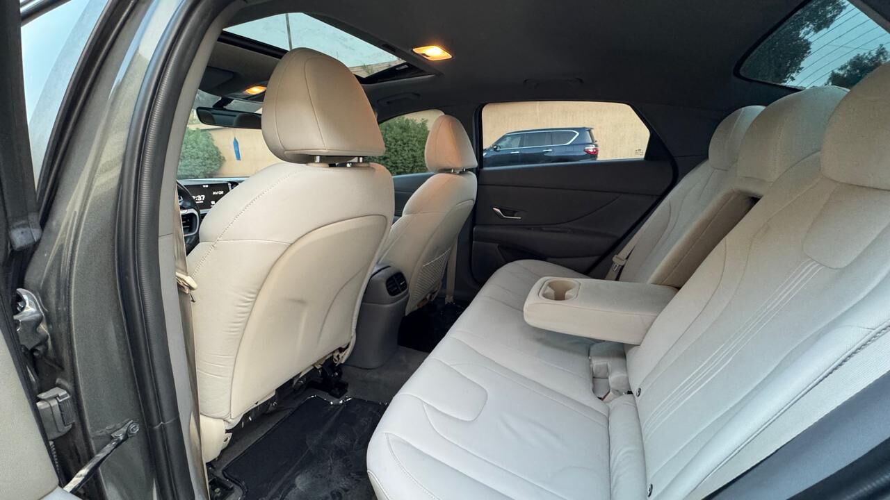 Riyadh, Vehicles, Cars & Trucks , SAR 56500,  HYUNDAI ELANTRA SE 2.0,  2023,  Automatic,  180000 KM,  SMART FULL OPTION SUNROOF