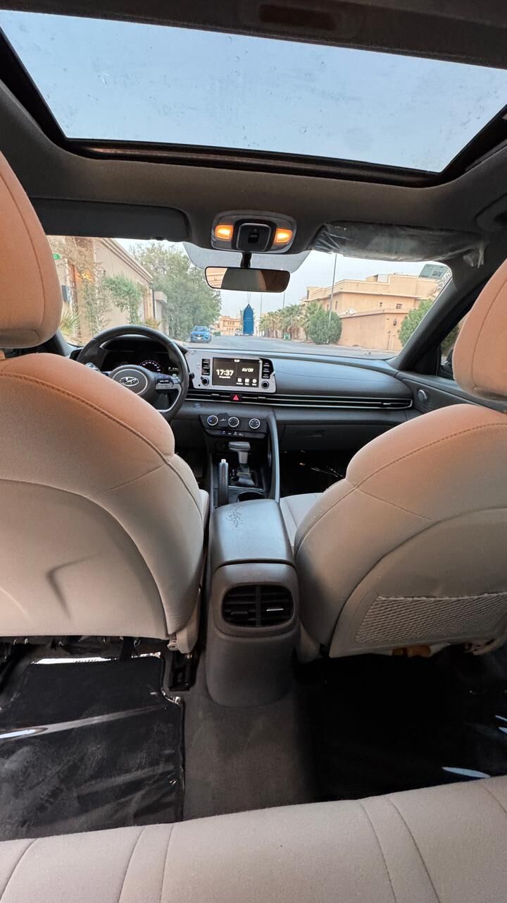 Riyadh, Vehicles, Cars & Trucks , HYUNDAI ELANTRA SE 2.0,  2023,  Automatic,  180000 KM,  SMART FULL OPTION SUNROOF  LAST OFFER 53500  SR