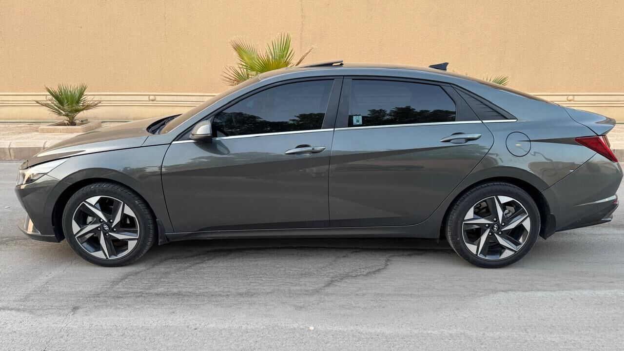 Riyadh, Vehicles, Cars & Trucks , SAR 56500,  HYUNDAI ELANTRA SE 2.0,  2023,  Automatic,  180000 KM,  SMART FULL OPTION SUNROOF G