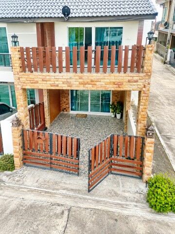 Bangkok, Villas, THB 8999,  20 Sq. Feet,  Sriracha Near Surasak Market 800 M. Townhouse For Rent, 2 Floors, 2 Bedrooms, 2