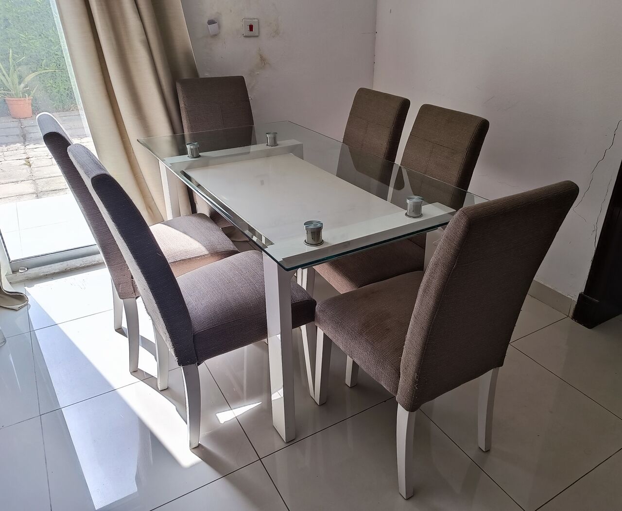 Jeddah, Household Items, SAR 400,  Dining Set (a Table + 6 Chairs)