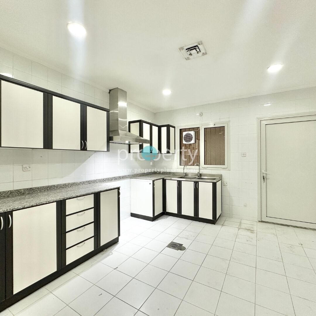Kuwait City, Villas, KWD 1500,  Spacious Triplex With Pool For Rent In Zahra