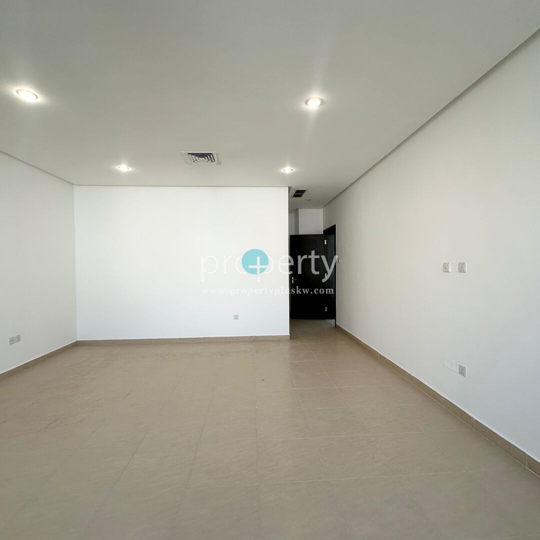 Kuwait City, Villas, KWD 1500,  Spacious Triplex With Pool For Rent In Zahra