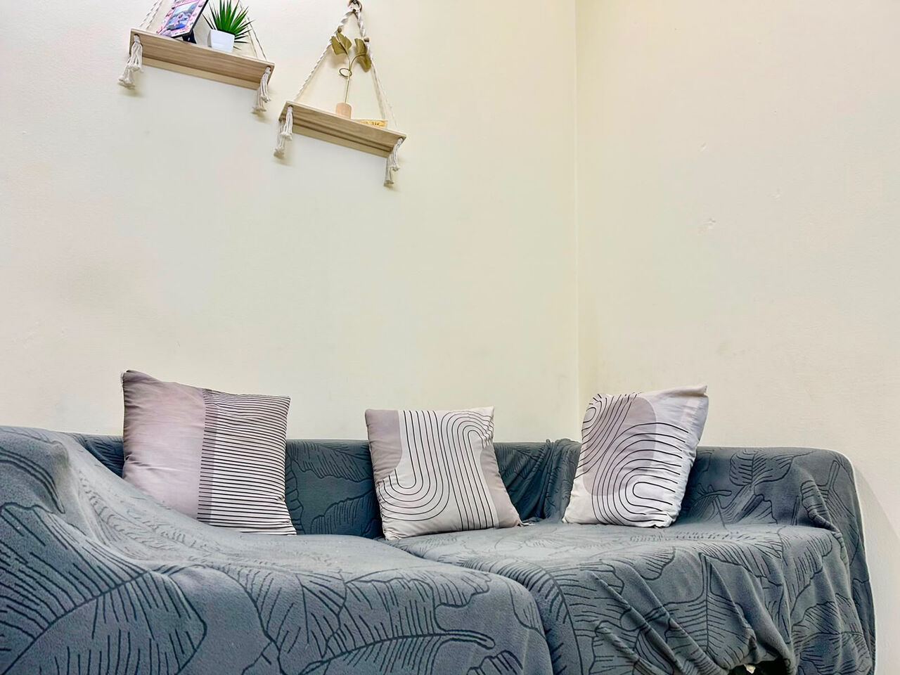 Manama, Furniture, BHD 1,  Furniture For Sale &ndash; Good Condition