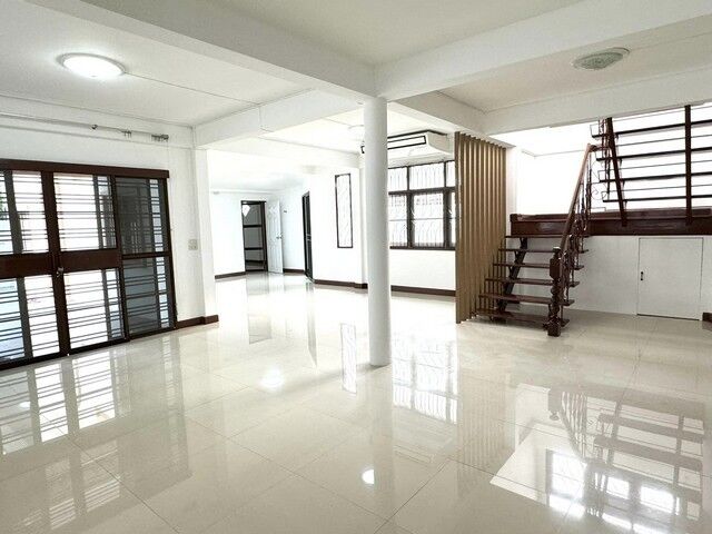 Bangkok, Villas, THB 75000,  80 Sq. Feet,  Homeoffice For Rent, 2 Floors, Corner Unit, 405 Sq M, Lat Phrao 48 Sutthisan Area, Near