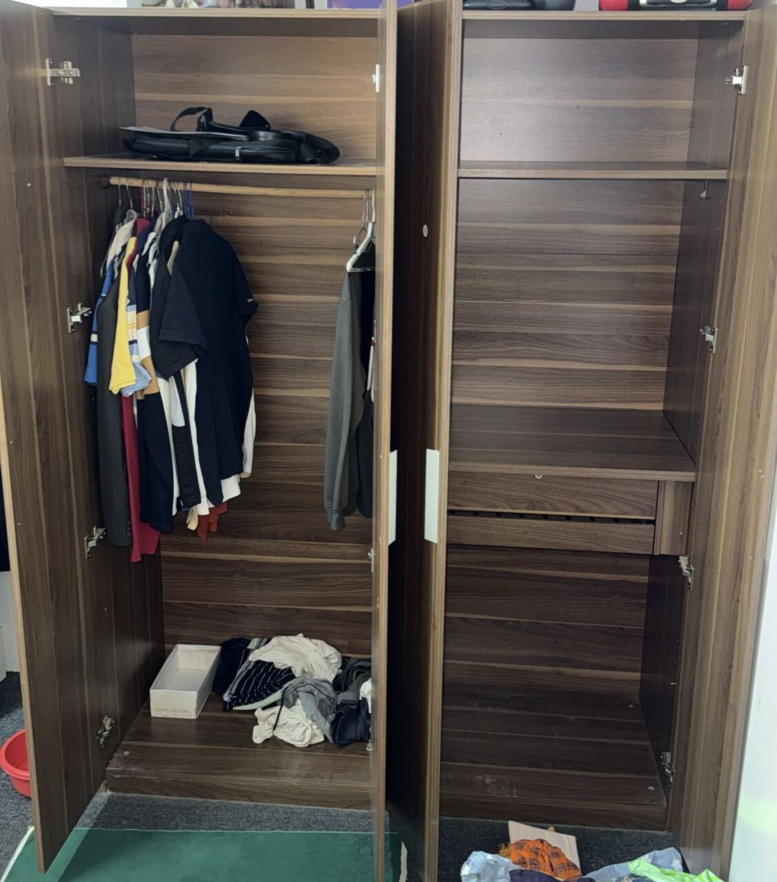 Hara, Household Items, SAR 1200,  Urgent Sale - King Size Bed & Four Door Wardrobe With Dressing Table In Hara