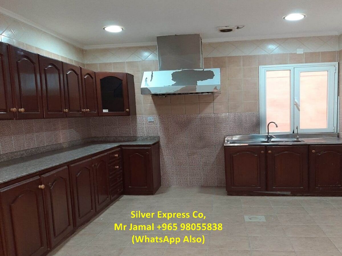 Mangaf, Apartments, Flats, Houses & Villas, KWD 450/month,  3 BR,  200 Sq. Meter,  3 Bedroom Villa Flat With Shared Garden In Mangaf.