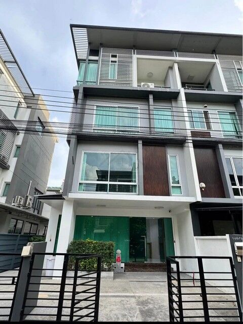 Bangkok, Villas, THB 120000,  50 Sq. Feet,  Office For Rent, 4 Floors, 500 Sq M., B Square Project, B Square, Rama 9, Meng Jai, Soi