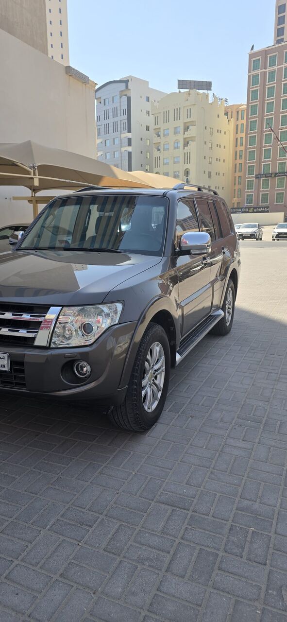 Hidd, Vehicles, Cars & Trucks , BHD 3950,  MITSUBISHI PAJERO-FULL OPTION,  2013,  Automatic,  118 KM,  Excellent Condition Pajero With Low Milleage For Sale. Urgent Sale Owner Leaving Bahrain