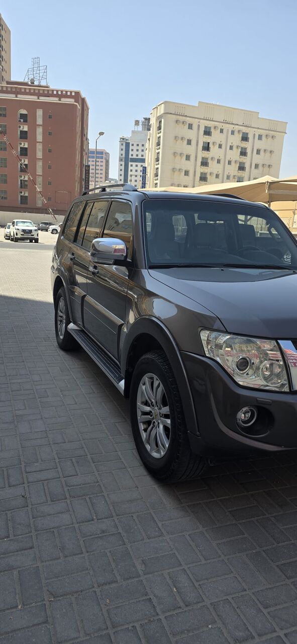 Hidd, Vehicles, Cars & Trucks , BHD 3950,  MITSUBISHI PAJERO-FULL OPTION,  2013,  Automatic,  118 KM,  Excellent Condition Pajero With Low Milleage For Sale. Urgent Sale Owner Leaving Bahrain