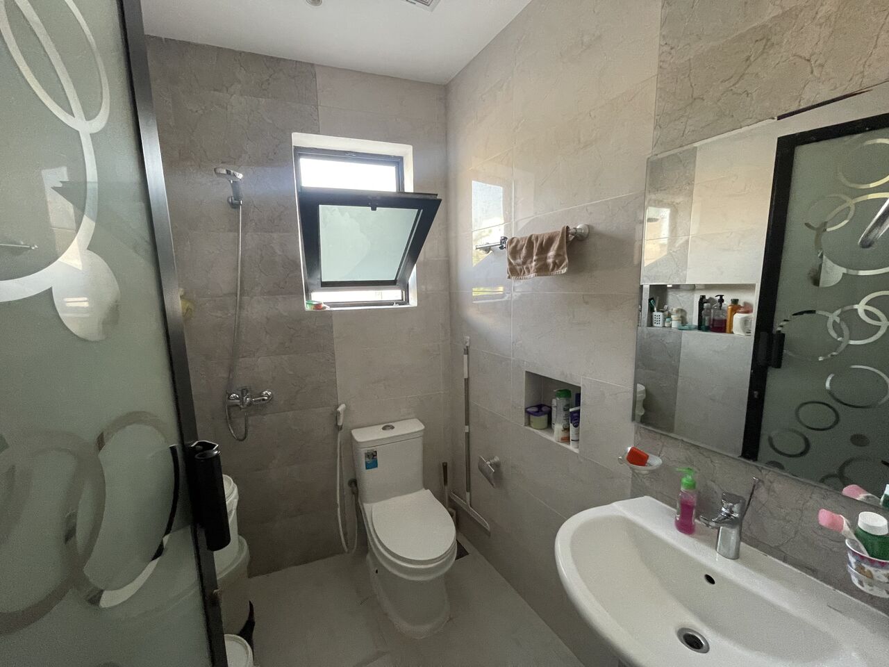 Mahooz, Rooms for Rent, BHD 90/month,  Room Available For Rent-Adliya Mahooz