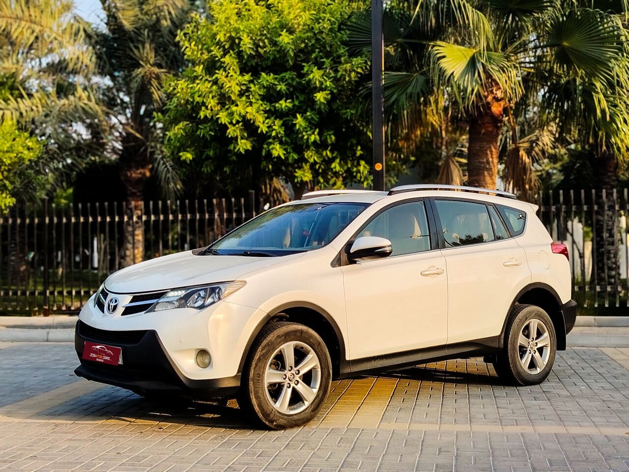 Manama, Vehicles, Cars & Trucks , BHD 4900,  Toyota RAV4,  2015,  Automatic,  220000 KM,  Toyota Rav 4