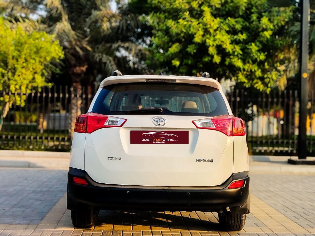 Manama, Vehicles, Cars & Trucks , BHD 4900,  Toyota RAV4,  2015,  Automatic,  220000 KM,  Toyota Rav 4