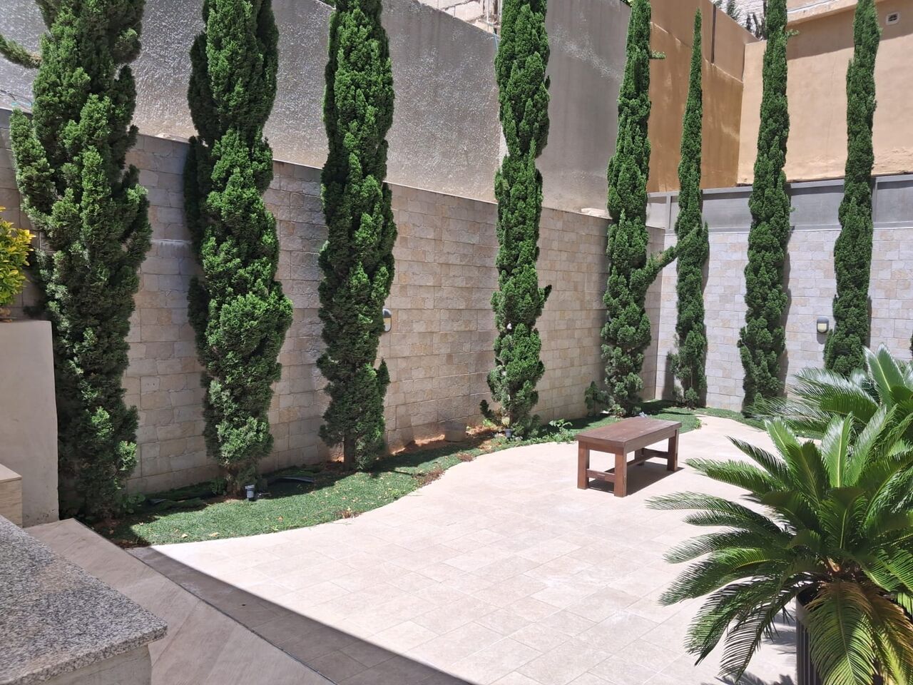 Abdoun, Apartments, Flats, Houses & Villas, JOD 14/year,  Furnished,  2 BR,  100 Sq. Meter,  Apartment For Rent In Abdoun