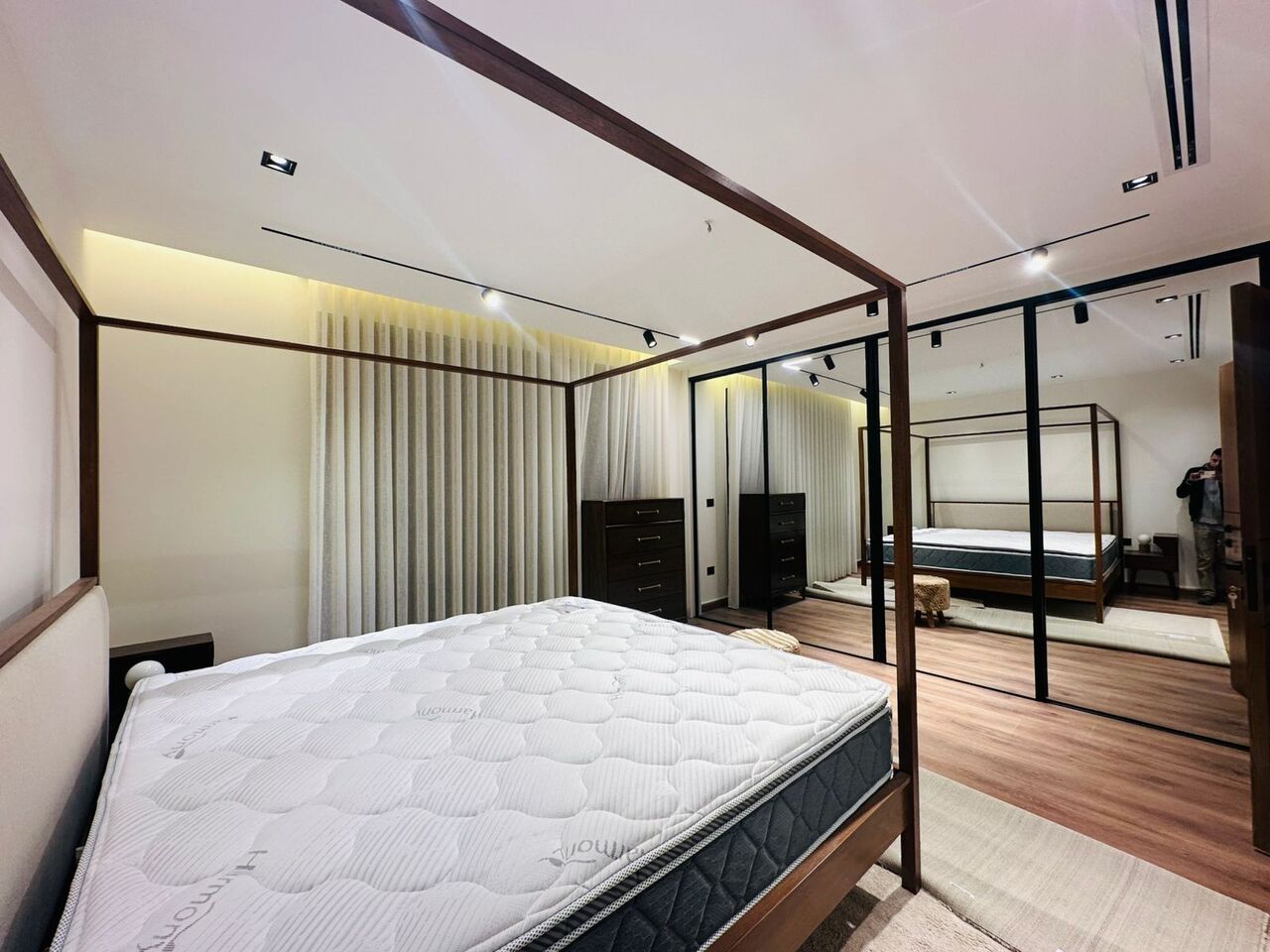 Abdoun, Apartments, Flats, Houses & Villas, JOD 30000/year,  Furnished,  3 BR,  200 Sq. Meter,  Modern Furnished Apartment For Rent