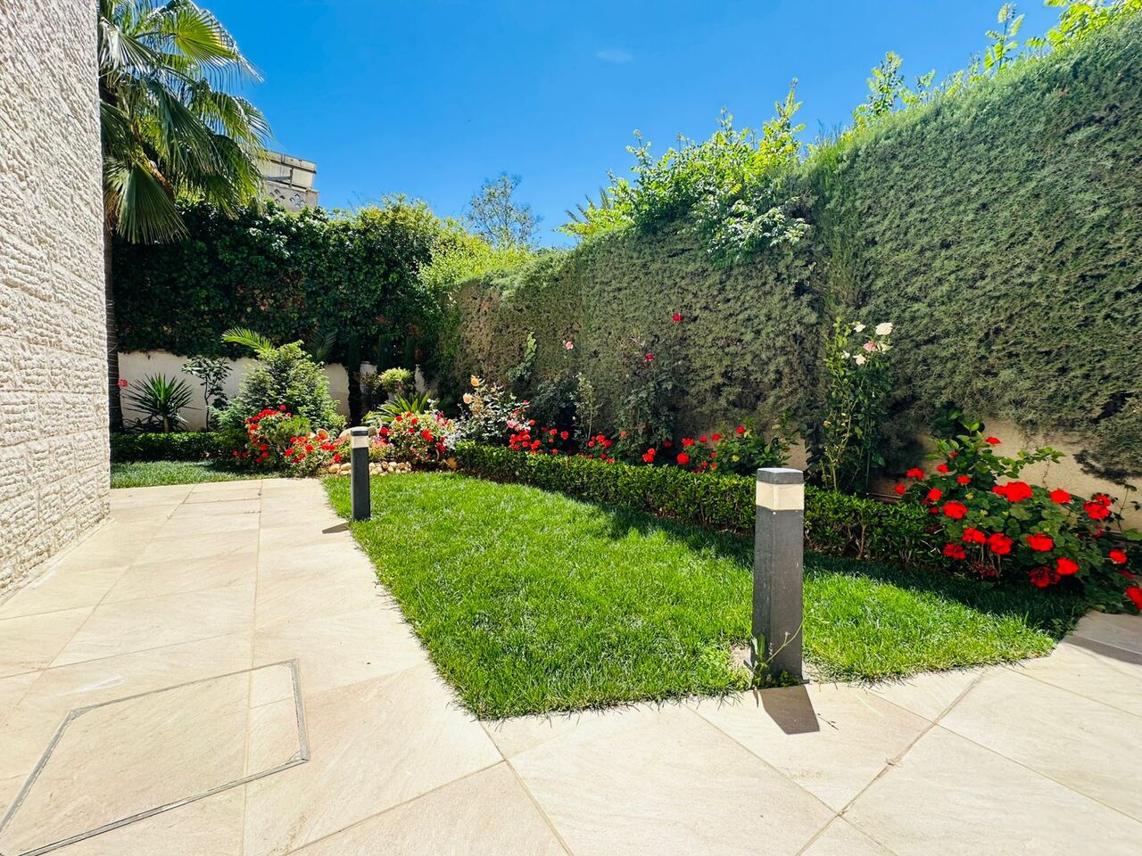 Abdoun, Apartments, Flats, Houses & Villas, JOD 25000/year,  3 BR,  230 Sq. Meter,  Garden Apartment For Rent