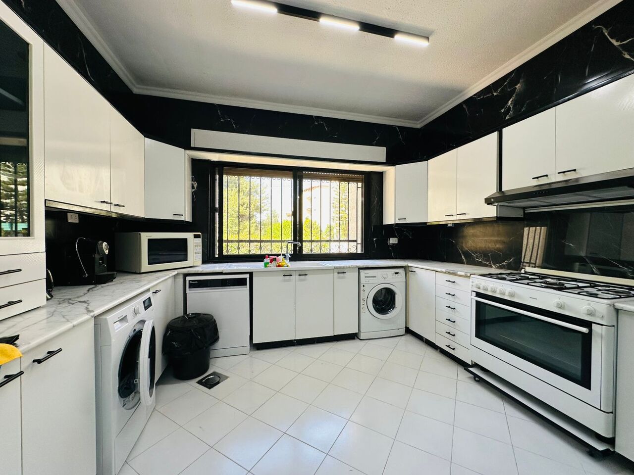 Abdoun, Apartments, Flats, Houses & Villas, JOD 25000/year,  3 BR,  230 Sq. Meter,  Garden Apartment For Rent