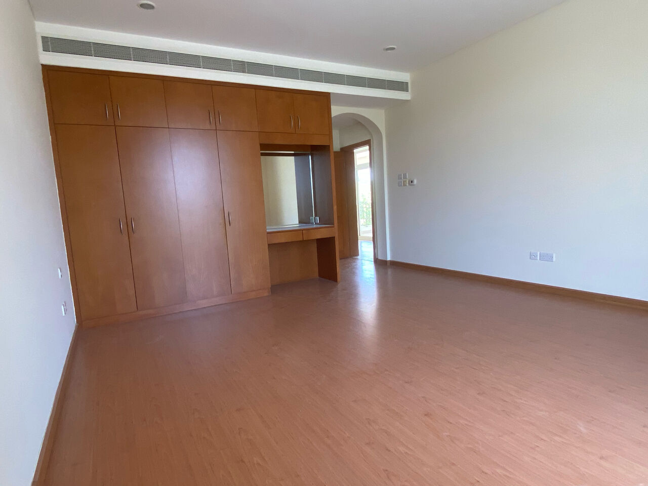 Manama, Villas, BHD 1500,  Furnished,  5 Bedroom Semi Furnished Villa With Private Pool