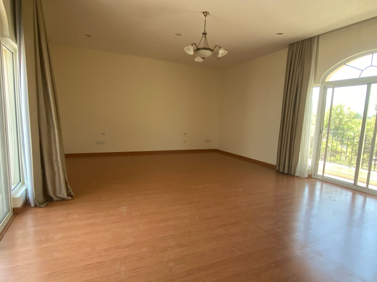 Manama, Villas, BHD 1500,  Furnished,  5 Bedroom Semi Furnished Villa With Private Pool