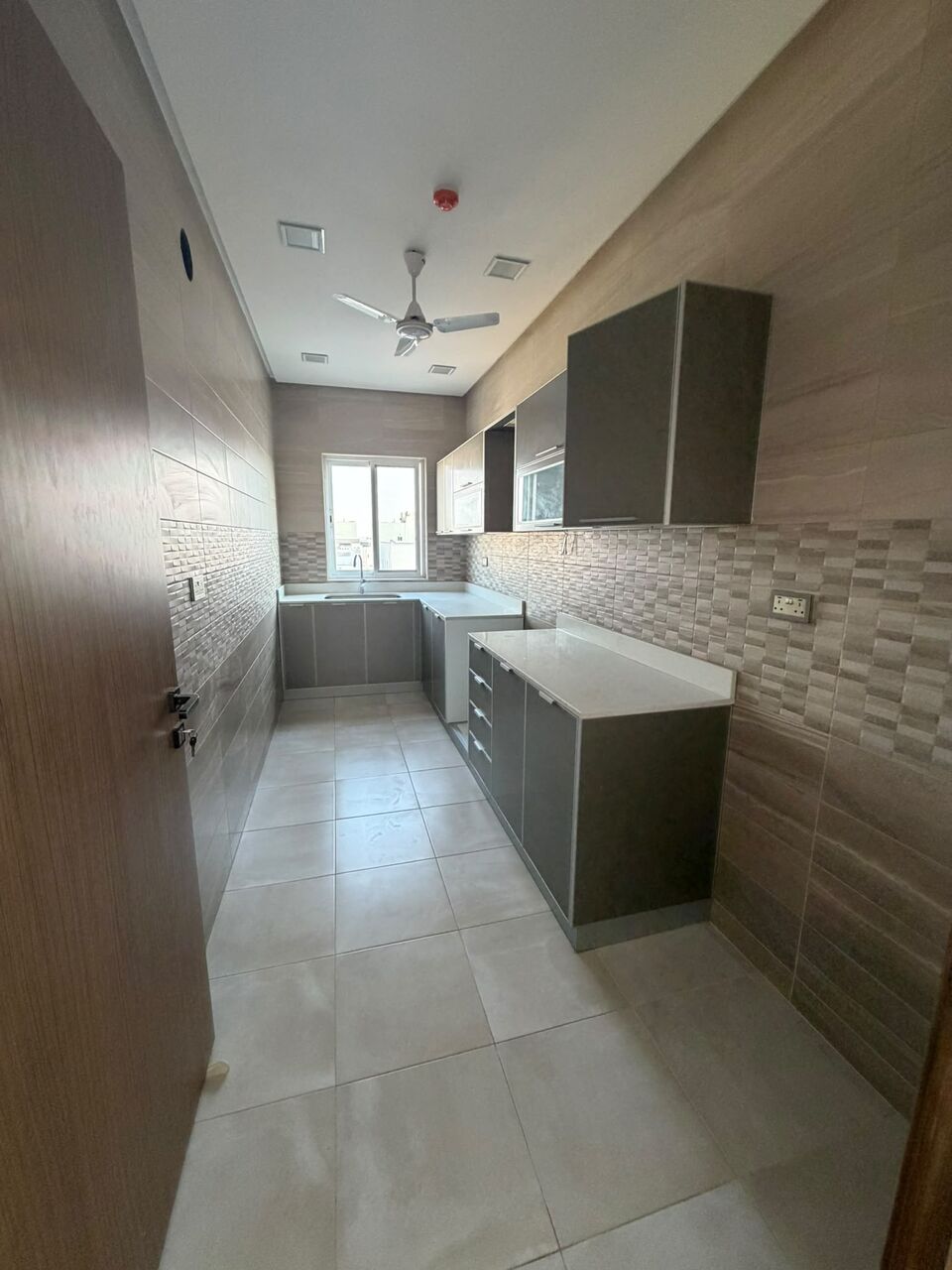 Kabul, Apartments, Flats, Houses & Villas, AFN 140/year,  100 Sq. Meter,  للإيجار شقة في الشاخورة
