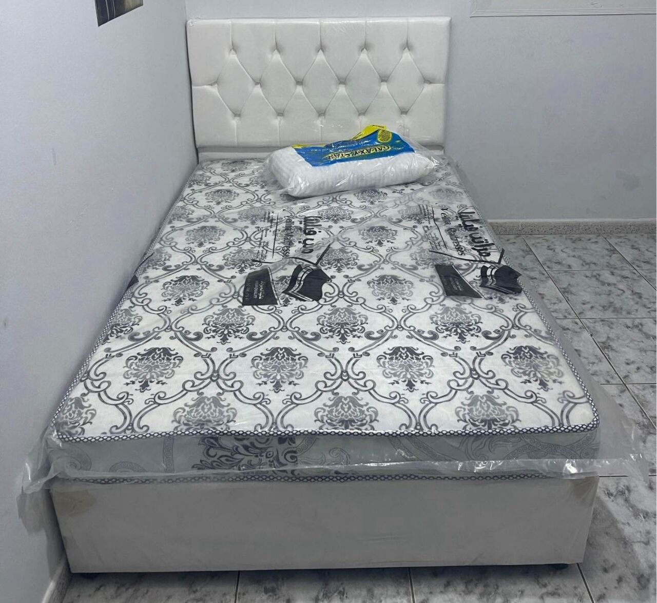 Jeddah, Furniture, SAR 11,  New Best Quality Medium Size Bed And Bedroom Set Available For Sale