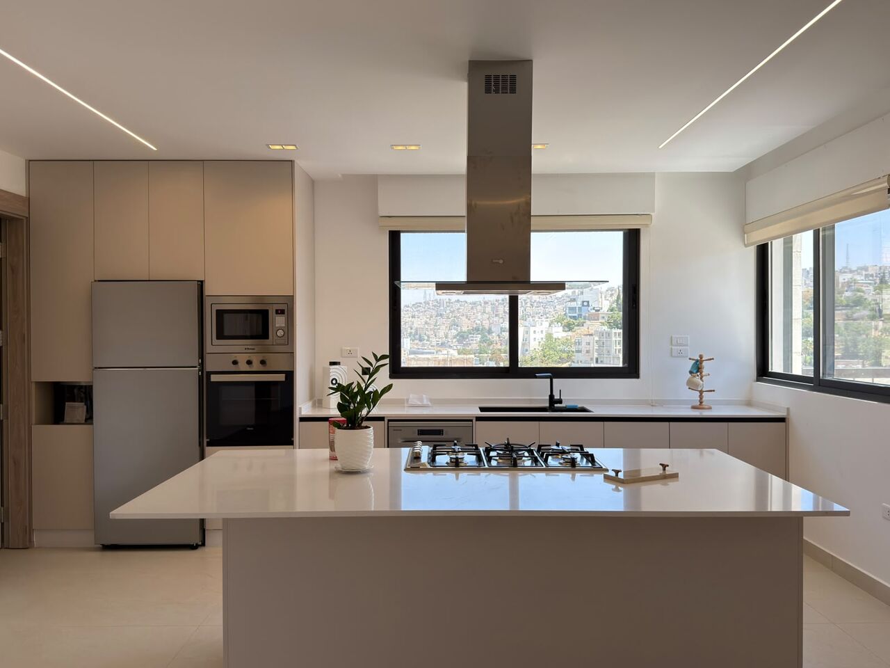 Amman, Apartments, Flats, Houses & Villas, JOD 25000/year,  3 BR,  🏡 For Rent In Jabal El Lweibd