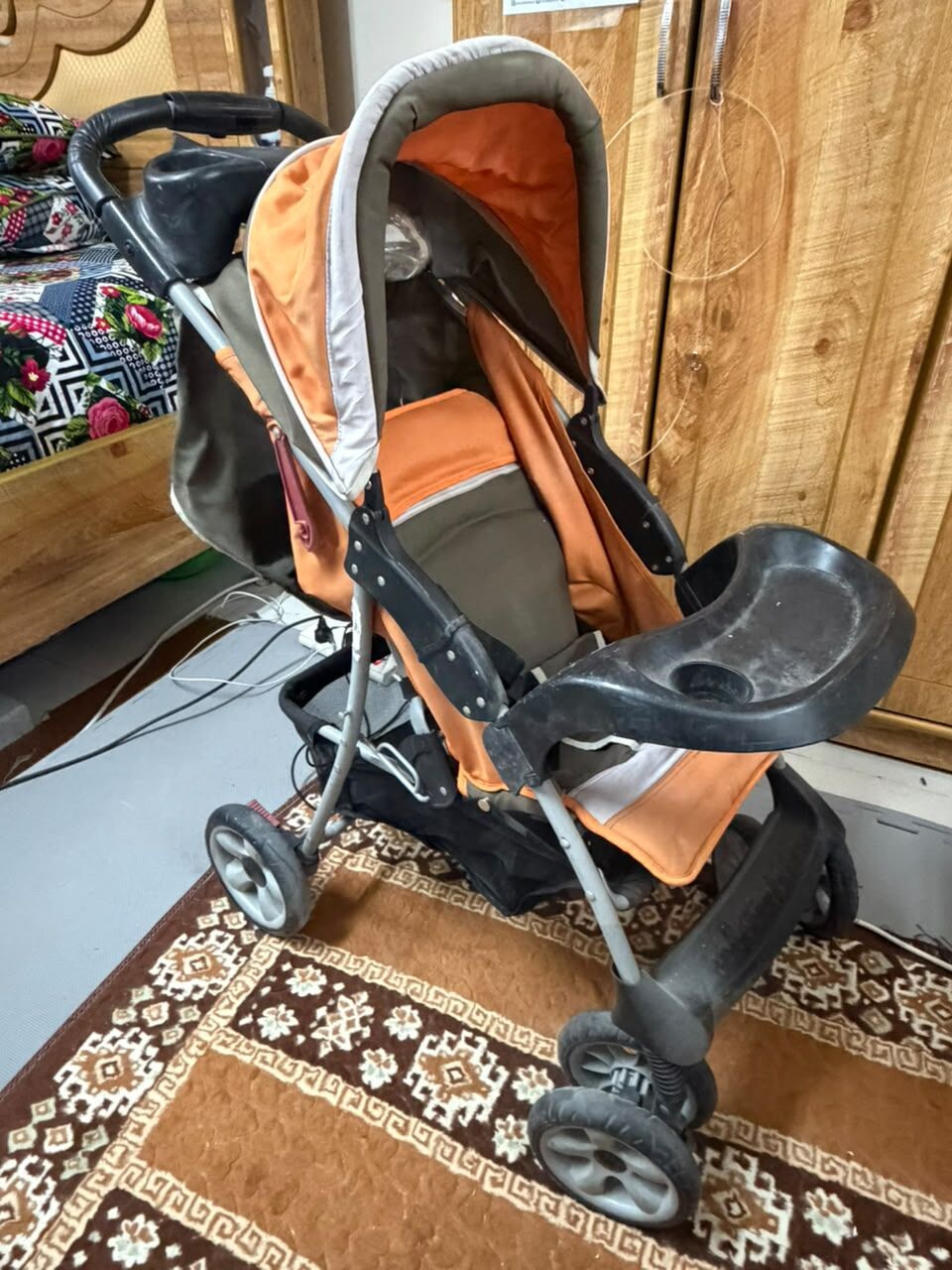 Al Jaradiyah, Household Items, SAR 100,  URGENT SALE &mdash; BABY STROLLER + GREEN CHAIR + BED