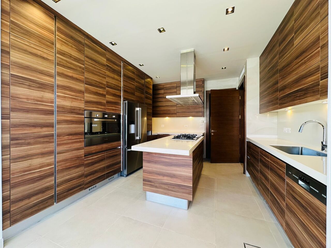 Abdoun, Apartments, Flats, Houses & Villas, JOD 35000/year,  3 BR,  220 Sq. Meter,  Rooftop Apartment For Rent