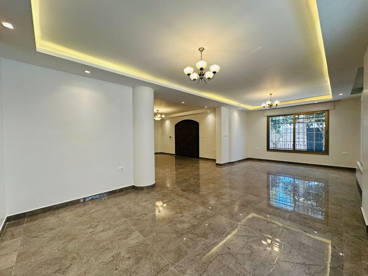 Abdoun, Apartments, Flats, Houses & Villas, JOD 35000/year,  3 BR,  300 Sq. Meter,  Ground Floor Apartment For Rent