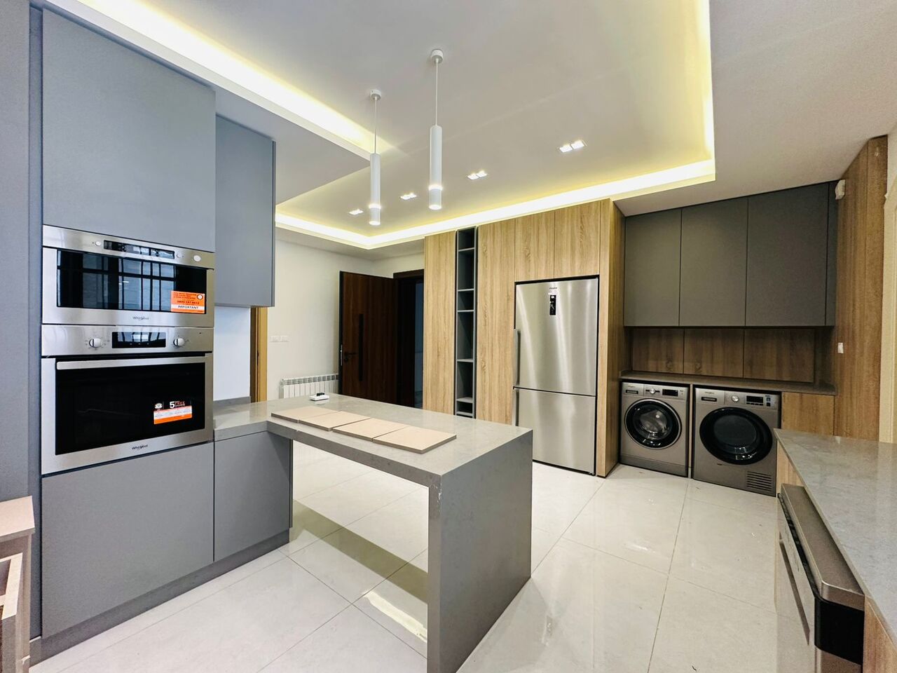 Abdoun, Apartments, Flats, Houses & Villas, JOD 35000/year,  3 BR,  300 Sq. Meter,  Ground Floor Apartment For Rent