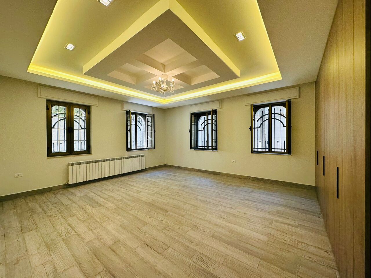 Abdoun, Apartments, Flats, Houses & Villas, JOD 35000/year,  3 BR,  300 Sq. Meter,  Ground Floor Apartment For Rent