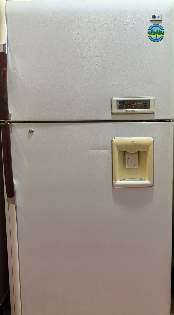 Al Aziziyah, Appliances, SAR 1,  2 Window ACs 1.5 Ton & 1 Window AC 2 Ton And One Large Fridge. All Items Works Perfect.