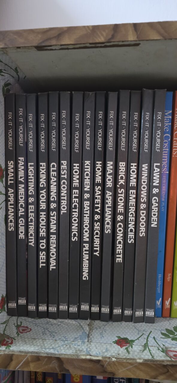 Al Malaz, Books, SAR 100,  DIY Books (Fix It Yourself)