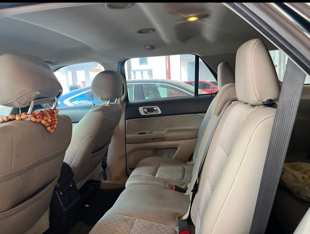 Hidd, Vehicles, Cars & Trucks , BHD 3300,  Ford Explorer,  2014,  Automatic,  180000 KM,   For Sale