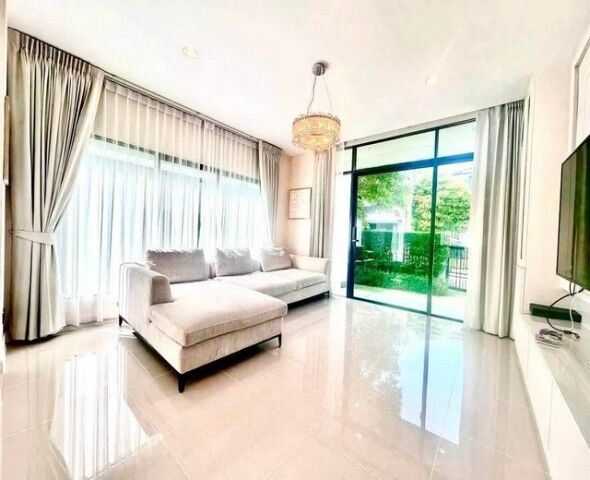 Bangkok, Villas, THB 85000,  62 Sq. Feet,  Svs373 For Rent Setthasiri Krungthep Kreetha