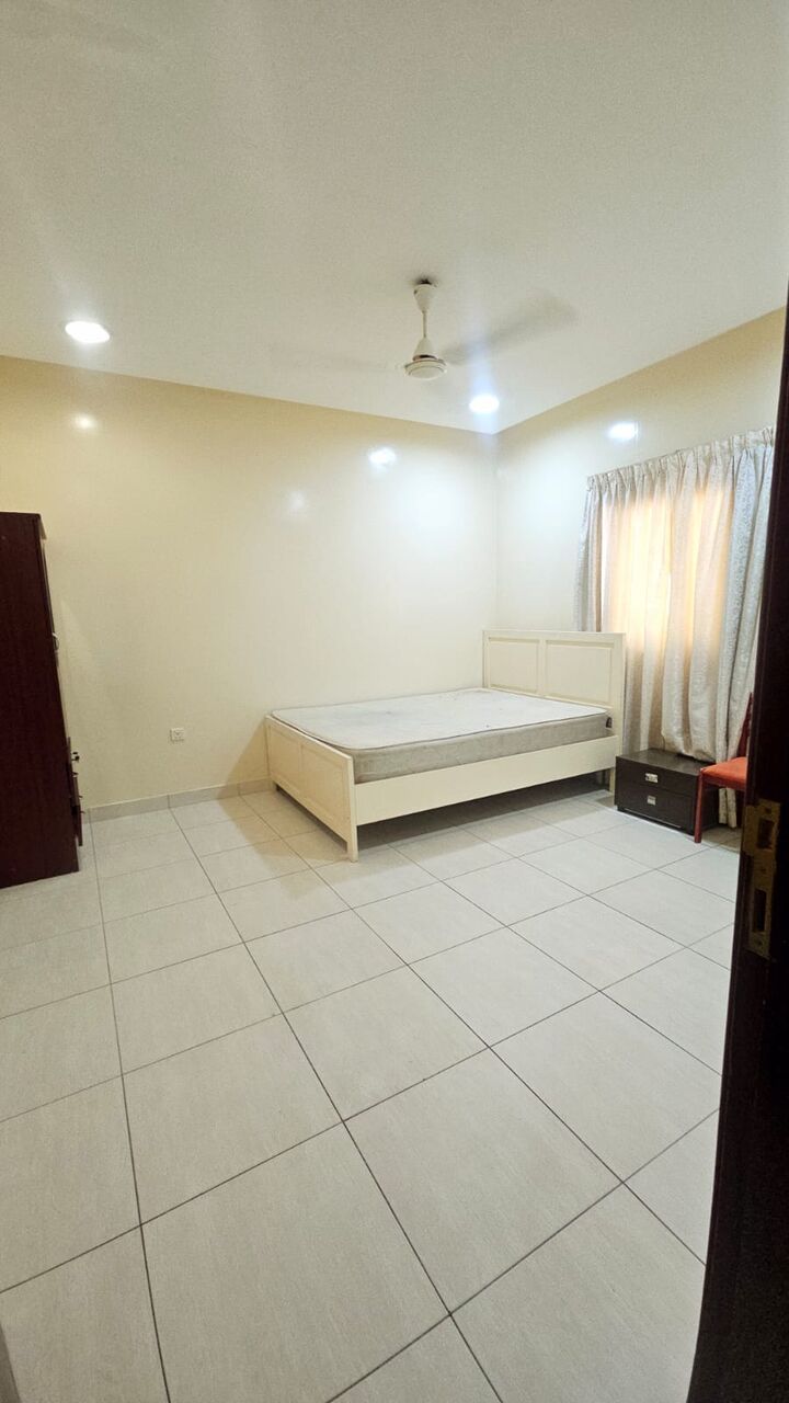 Salmaniya, Apartments, Flats, Houses & Villas, BHD 230/month,  2 BR,  2 Bedroom Semi Furnished Flat For Rent With Ewa Unlimited