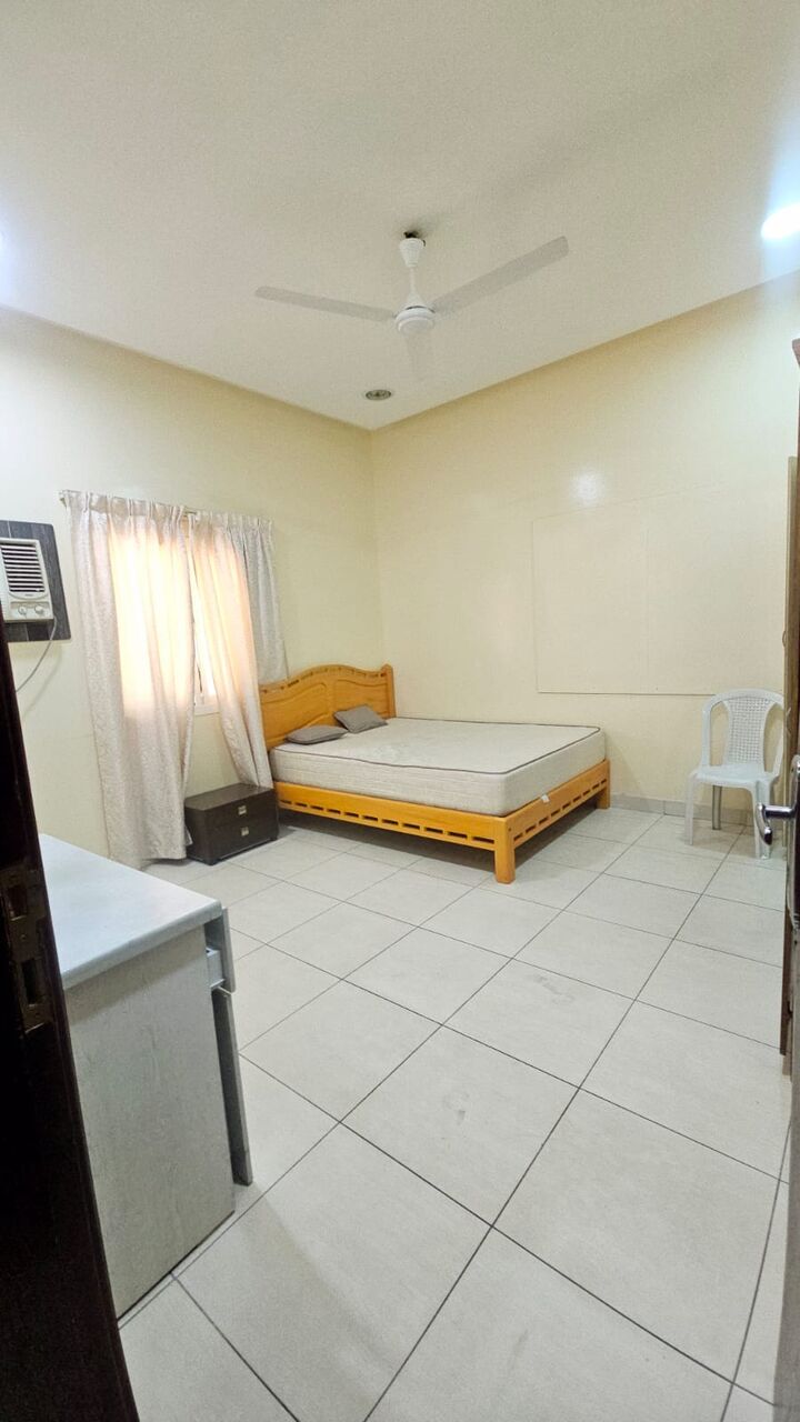 Salmaniya, Apartments, Flats, Houses & Villas, BHD 230/month,  2 BR,  2 Bedroom Semi Furnished Flat For Rent With Ewa Unlimited