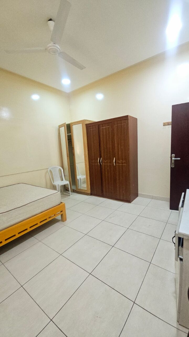 Salmaniya, Apartments, Flats, Houses & Villas, BHD 230/month,  2 BR,  2 Bedroom Semi Furnished Flat For Rent With Ewa Unlimited