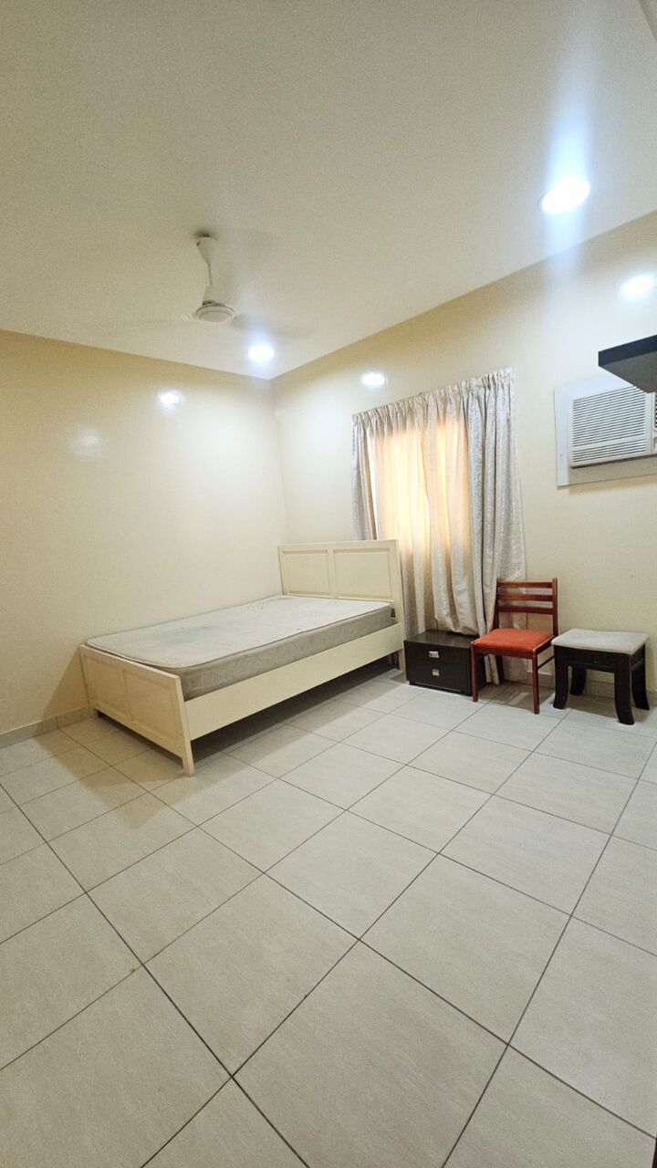 Salmaniya, Apartments, Flats, Houses & Villas, BHD 230/month,  2 BR,  2 Bedroom Semi Furnished Flat For Rent With Ewa Unlimited