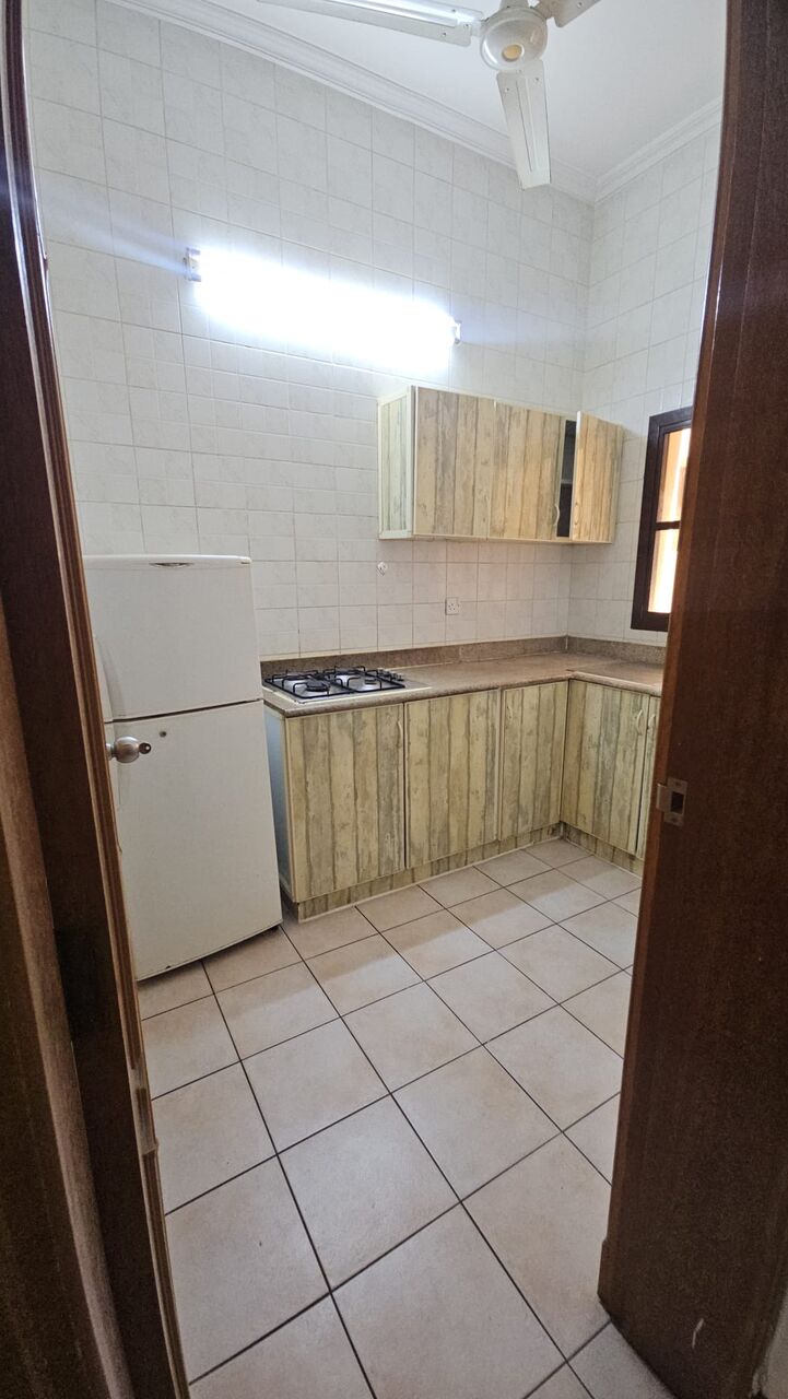 Salmaniya, Apartments, Flats, Houses & Villas, BHD 230/month,  2 BR,  2 Bedroom Semi Furnished Flat For Rent With Ewa